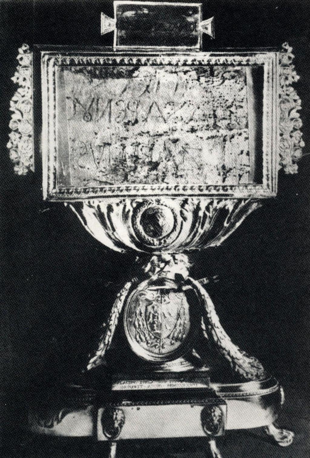 2 Fig. 1: The fragment of the Title of the Cross, behind glass in a silver reliquary.