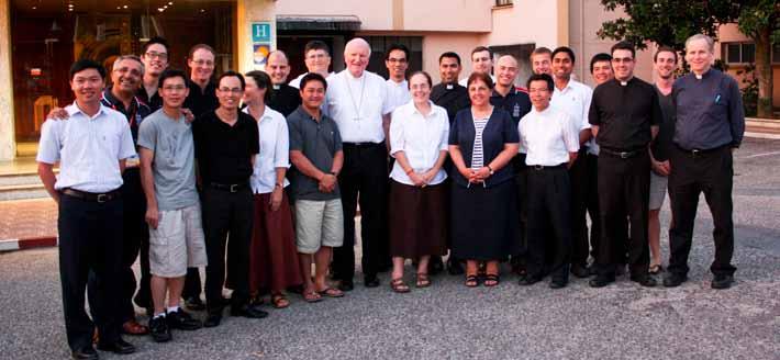 photo by mary ferlin Archbishop Hart with Melbourne religious and diocesan chaplains at the post WYD retreat in Salamanca, Spain.