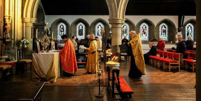 social life, and to attach themselves to one of the Orthodox congregations in Cambridge: St Ephraim s (Russian tradition, worshipping in English), St Athanasius and St Clement (worshipping in Greek
