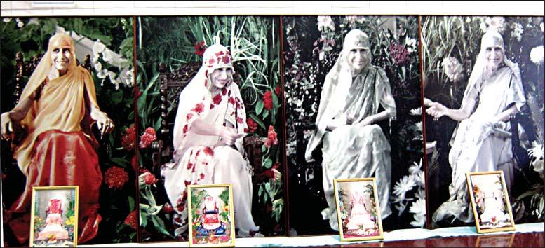 Devotees Savitri akhanda nama yagnam in Aurobindo center can place notes describing their problems in front the portrait of The Mother during the program.