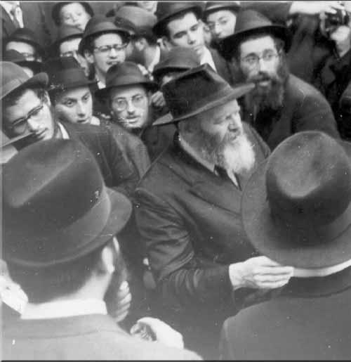 long avoda of Tishrei was over. Before Yom Tov there were several nights of yechidus, but they were very short due to the holy days in which the Rebbe is more involved in general matters.