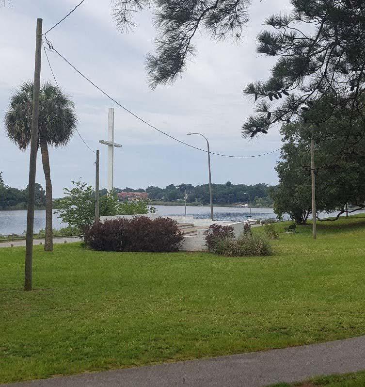 Case: 17-13025 Date Filed: 09/28/2018 Page: 17 of 121 PRIOR PROCEEDINGS AND DISPOSITION OF THE CASE Pensacola has 93 parks with over 170 expressive displays highlighting the city s history and