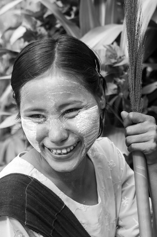 The People and Places of Myanmar with Mike Yamashita & Jock Montgomery jnovember 9 21, 2014, 13 Days of exploration in Mandalay, Bagan, Inle Lake, Kalau, Pindaya and Yangon joptional 5 Day Trip