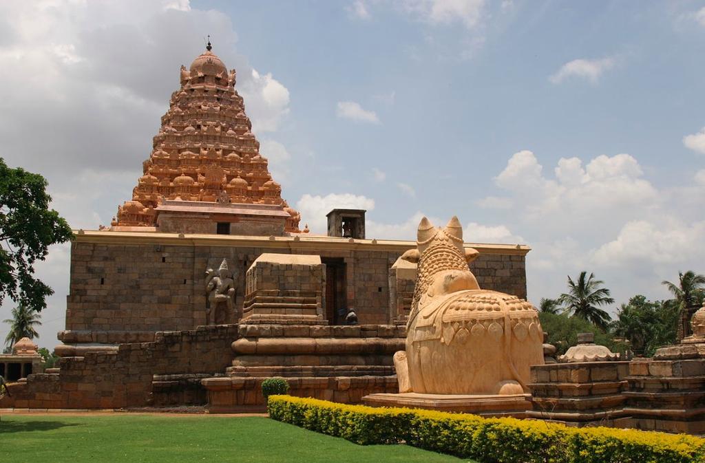Similar to the architectural style of Brihadesvara at Tanjore, Rajaraja I s son Rajendra I constructed another temple with same name at his new capital city of Gangaikindacholapuarm.