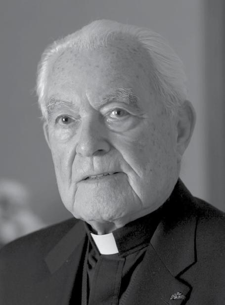June 2015 Page 19 REV. THEODORE M. HESBURGH, C.S.C. May 25, 1917 - Feb. 26, 2015 President Emeritus of the University of Notre Dame Rev. Theodore Martin Hesburgh, C.S.C., 97, died Thursday, February 26, 2015, at Holy Cross House, Notre Dame, Ind.