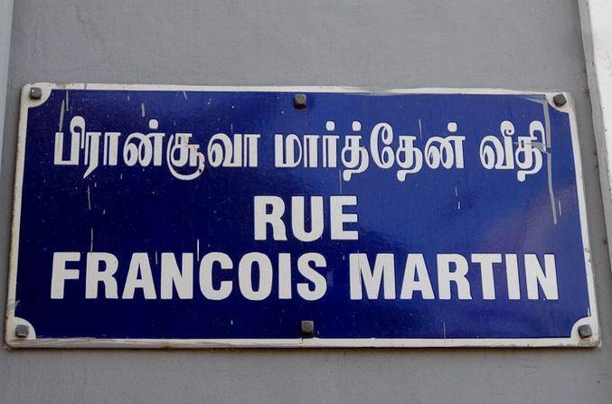 bilingual name board in Fig. 1 clearly depicts the undiluted confluence of French and Tamil as well as the close bond between the two vastly differing cultures. Fig 1.