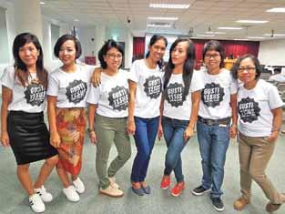 Many Indonesians, both professional and domestic helpers who were working in Singapore came to attend. There is also a group of Malaysians attending and serving in this ministry.