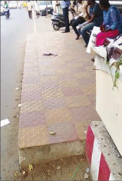Eswar, 10, Bharathy Salai, West Mambalam Bus-stop shelter encroaches on road Sir, A new bus-stop shelter has been constructed on the pavement in Bharathy Nagar 