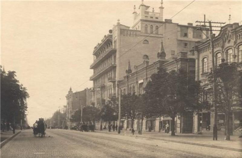 those privately owned educational institutions which provided high-quality education. It was located at the beginning of Volodymyrska street in the house No.16.