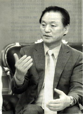 Chang-shik Yang, Chairman of the Unification Movement in Korea in Cheongpa-dong, Yongsan-gu, Seoul, at the headquarters of the Family Federation for World Peace and Unification (the official name of