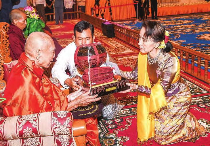 Next, President U Win Myint and First Lady Daw Cho Cho, State Counsellor Daw Aung San Suu Kyi and guests took the Five Precepts from State Sangha Maha Nayaka Chairman Bhamo Sayadaw and listened to