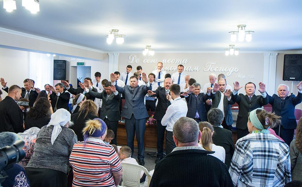 attended by guests from different regions of Moldova. Ten pastors took part in worship and in the dedication prayer.