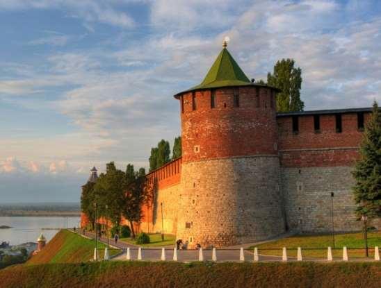 DAY 17: Discover Nizhny Novgorod Guided tour in Nizhny Novgorod Evening express train to Moscow, transfer to your hotel and checkin You will get the compete set of Russia's attractions in Nizhny