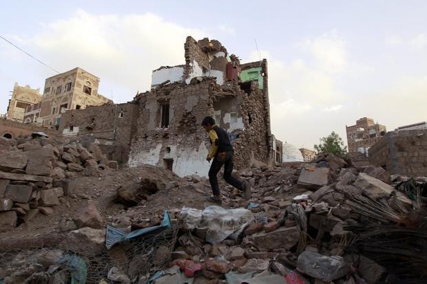 Possible Solutions The crisis in Yemen has taken a complicated shape over time. In order to resolve the issue in a realistic way, a stabilized area needs to be provided.