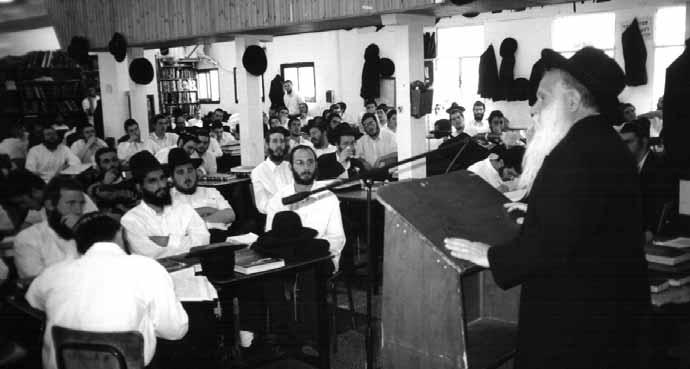 Rabbi Mordechai Ashkenazi, rav of Kfar Chabad, giving a shiur talmidim. The Rebbe says that the direct path to hasten the Geula is by learning about it and that s why we set this up.