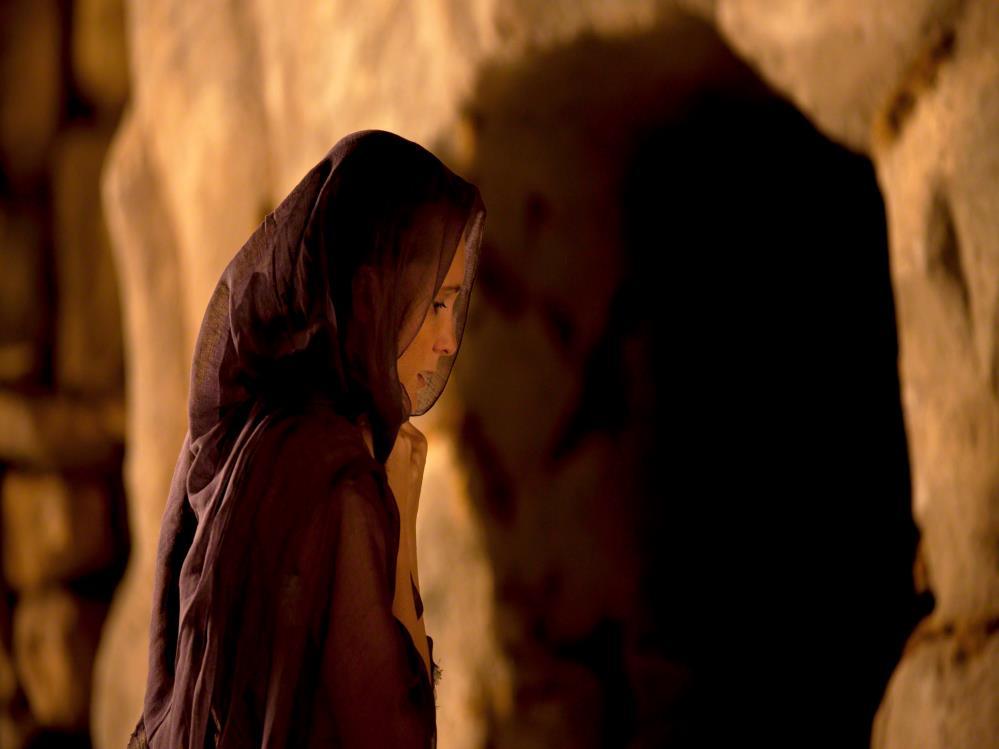 John starts his narrative of the events with the bereft Mary Magdalene visiting Jesus tomb. Why?