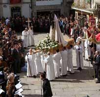 Float: Our Lady of the Hope ( Romero Zafra-2010). PROCESSION OF THE ENCOUNTER OF RESURRECTION At 12 h.