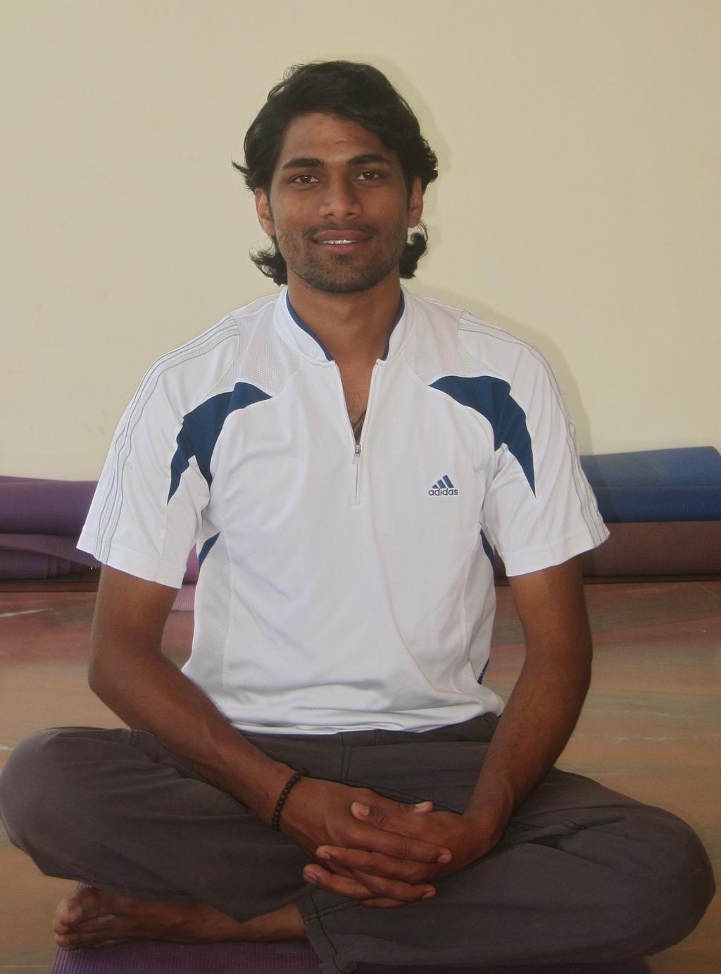 Thereafter Hemant studied yoga philosophy for 1 year at Banaras Hindu University, Varanasi, and continued his education for 3 years at Swami Vivekananda Yoga Anusandhan Samsthana, Bangalore.
