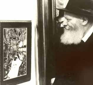 The Rebbe: So then there needs to be clouds. It doesn t bother me if it is the moon or not, but [whatever it is] it needs to be physically possible.
