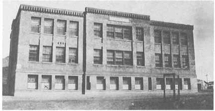 WORLD WAR I AND THE ROARING TWENTIES 165 Architect Irving Goodfellow designed the Tintic High School, 1912. (Tintic Historical Society) enlisted for a period of three years.