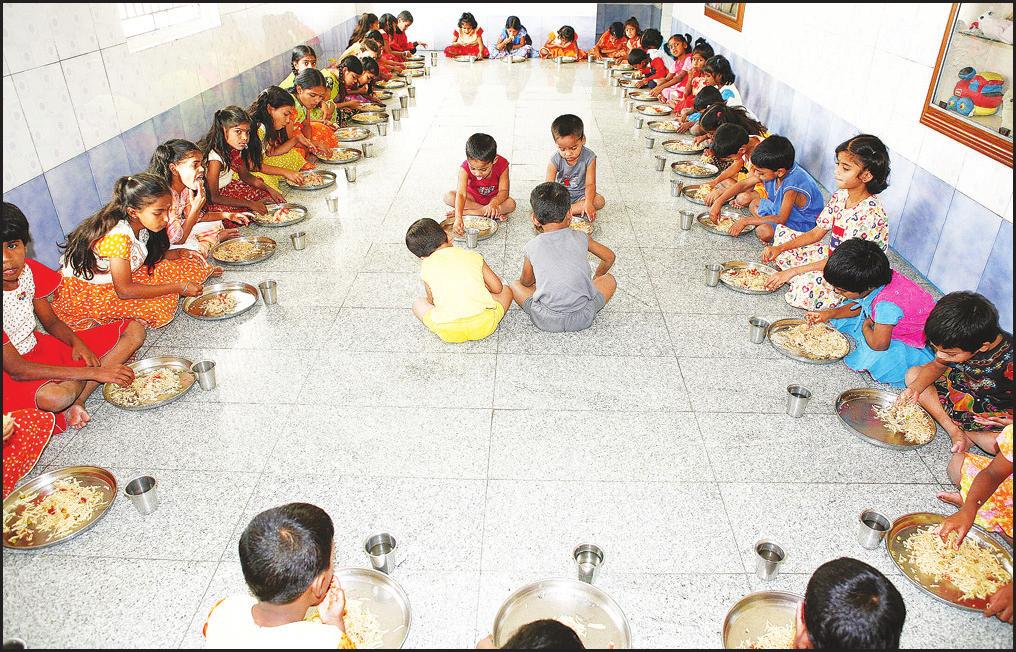 Shyla Viswanathan (Coordinator) told Mambalam Times that at present it has around 40 volunteers to read out lessons to visually impaired students.