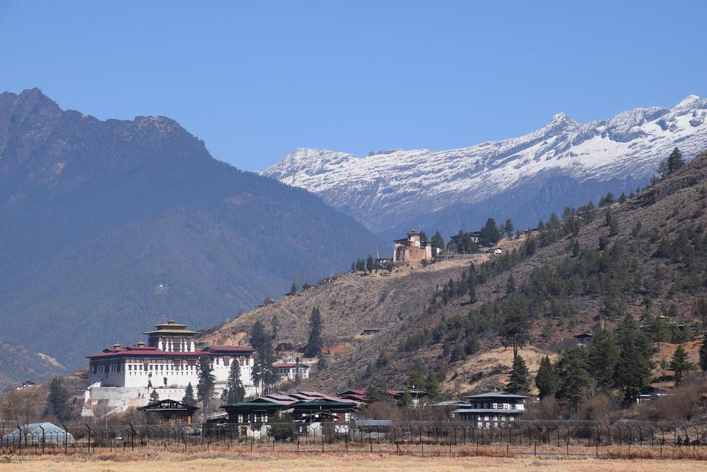 4D3N Bhutan Experience Thimphu Paro Day 1 Arrival/Paro/Thimphu (1hr drive) [L, D] Upon arrival, transfer to Thimphu for overnight.
