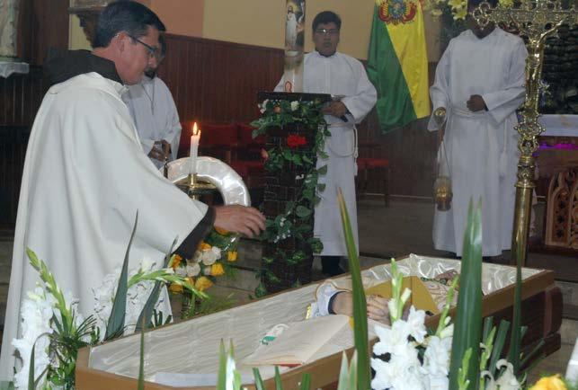Meeting in Egypt Bishop Gonzalo del Castillo Crespo, OCD, has died Born in La Paz, Bolivia, on September 20th, 1936, he made his profession in the Discalced Carmel and received the name Gonzalo de