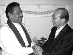 Dr. Chung Hwan Kwak meets with Ambasador For Peace and President of Sri Lanka, HE Mahinda Rajapaksa Celebrating the end of the 2005 tour with Korean war veterans in Toronto as the Abel sovereignty.