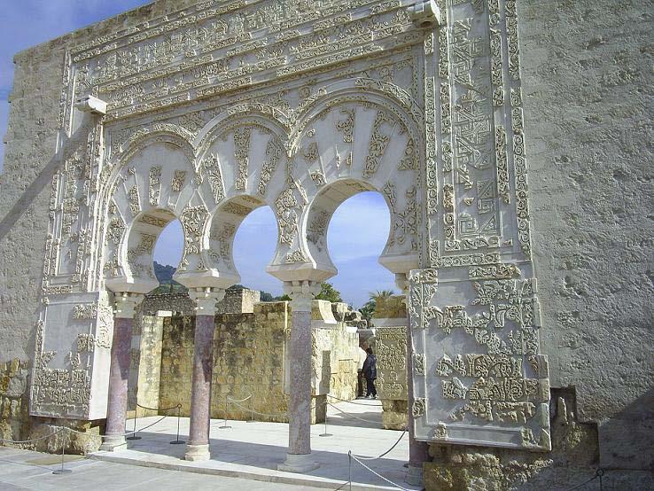 1. GENERAL NOTIONS Medina Azahara is the ruins of a vast, fortified Arab Muslim medieval palace-city built by Abd-ar-Rahman III al- Nasir, (912 961) Umayyad Caliph of Córdoba, and located on the