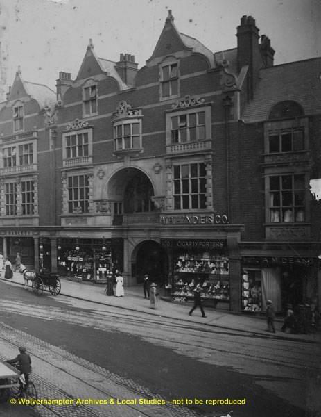 Queens Arcade was opened in 1910 Retail premises on