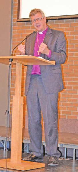 The Saskatchewan Anglican December 2014 9 Grace and frailty By Joanne Shurvin-Martin CARONPORT (Qu A) Bishop Mark Rylands used Old Testament stories of the prophet Elijah to talk about change in