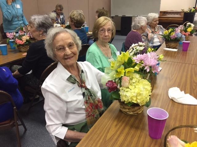 GATHERING MARCH, 2017 Special thanks to Tommie Wells, owner of Lakeside Florist for providing the flowers and Tina and Connie for