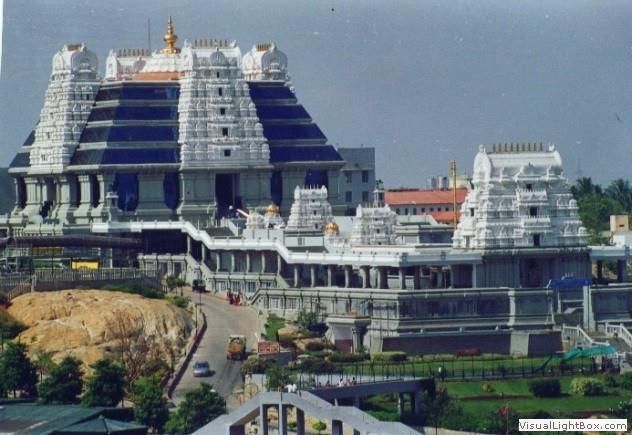 I. Bangalore Excursion Departure Time: 8 am 1. ISKON temple: Built in an ornate architectural style, the Krishna Temple is a blend of modern technology and spiritual harmony.