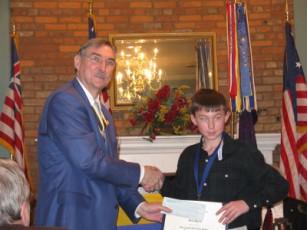 The Kentucky Pioneer, Volume 7, Issue 2 Page 2 1 Kentucky Society SAR Youth Awards 2 3 (1) KYSSAR President James Strohmeier congratulates Will Ahlers as the winner of the Elementary