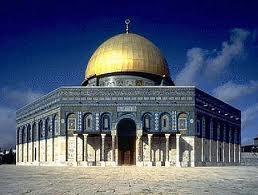 An example of this use can be seen in the Dome of the Rock, a famous mosque in Jerusalem.