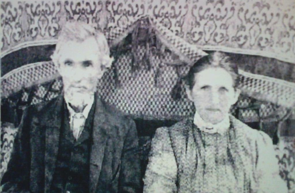 REFLECTIONS OF CONFEDERATE ANCESTORS Keith Edwards Pvt. Collin Postell Hucks 1840-1921 & Emma T.
