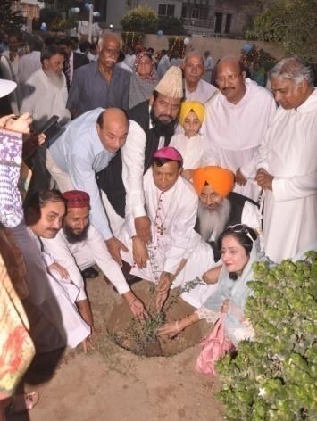 The program started with planting of an olive tree in the lawn of the Peace Center by the Archbishop Sebastian Shaw, Mufti Ashiq Hussain, Sardar Janam Singh and other participants.