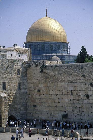 View of the Dome of the Rock Above the Western Wall (photo: Bill Briare, CC: BY-NC-ND 2.