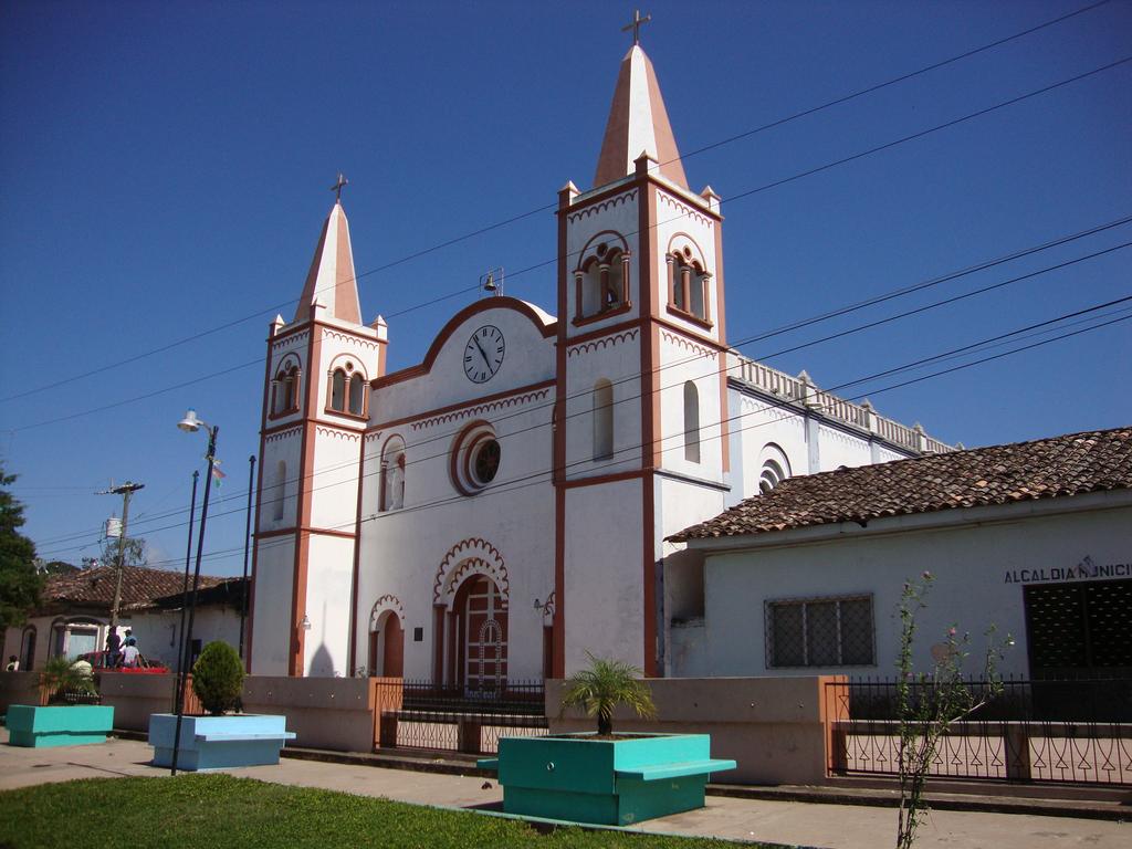 Dulce Nombre de María Parish report, September 2017 Dulce Nombre de María is a parish in the diocese of Santa Rosa de Copán, Honduras, covering four municipalities in the department of Copán (Dulce