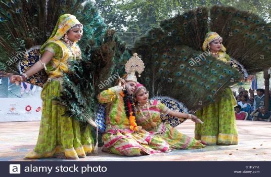 Its themes are now contemporary social problems, deception and selfishness of people and so on. Alkap is a rural dance popular in many places of Bengal.