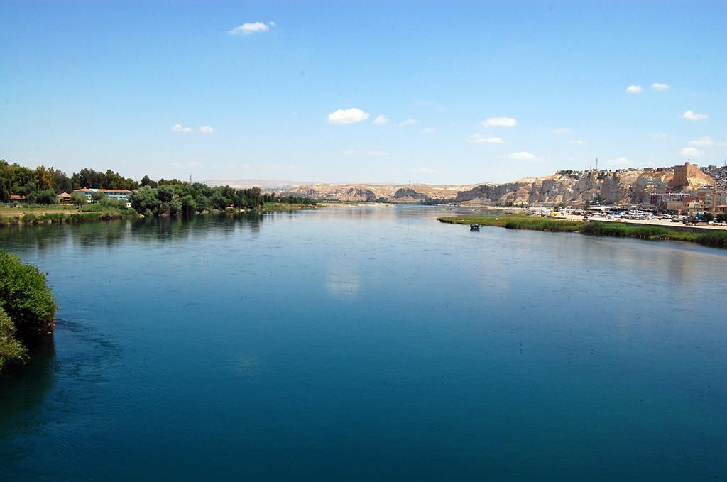 Water Systems Euphrates River Starts in Turkey Most important river in Syria; provides the