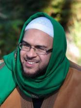 SHAYKH FAKHRUDDIN OWAISI Shaykh Fakhruddin Owaisi al-madani grew up and began his traditional training in Islamic studies in the blessed city of Madina al- Munawwara under many scholars of the Hijaz,
