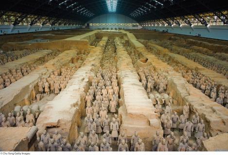 5.22 Army of Shihuangdi (First Emperor) in pits next to his burial mound, ca 210 B.C.E. (Qin dynasty). Painted terracotta, average figure height: 71 (180.34 cm).