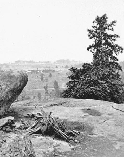 Defending Little Round Top The Battle of Gettysburg resumed on July 2, as Lee continued with his efforts to push Meade out of the area. But the Confederates were slow to reach the Union s left flanks.