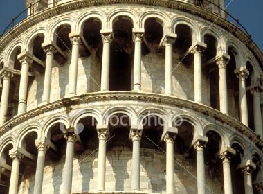 Roman Architecture The Romans were tremendously skilled builders; they improved upon Greek designs with two new