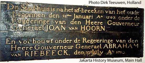 4. Memorial stone, remembering the construction of the second Town Hall 1707 (start, Governor-General Joan van