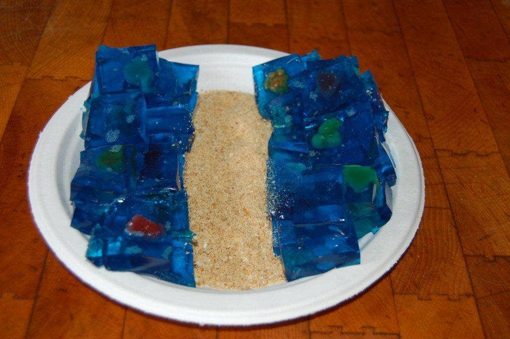 Jell-O Jigglers Walls of Water ( with optional fish!) Using Very Berry Jell-O (or some other variety of blue gelatin) make Jigglers according to the directions on the box.