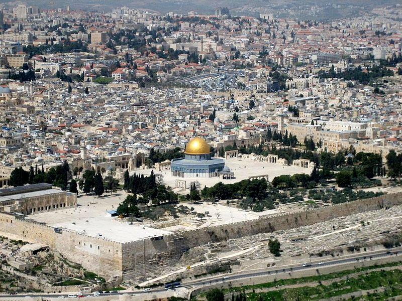 Sacred Spaces & Places of Worship THE TEMPLE MOUNT Location of