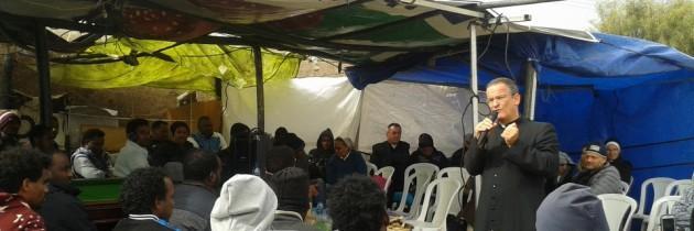 Visiting a Detention Camp in Holot On Monday, January 18, 2016, a delegation of about twenty from the Coordination for the Pastoral Among Migrants (CPAM) visited the asylum seekers who are detained