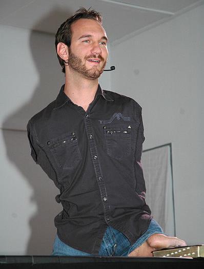 Writing Task Today s writing task features two interesting people: Nick Vujicic was born with no arms and no legs.